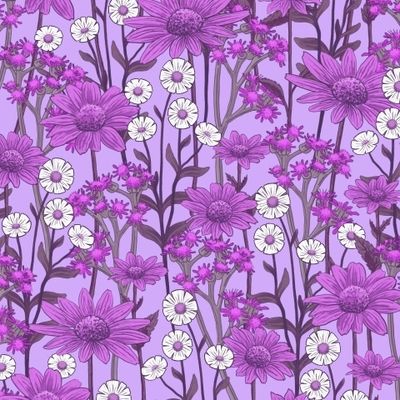 САДОВЫЕ ЦВЕТЫ НА СИРЕНЕВОМ ФОНЕ