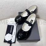 Женские туфли Chanel Mary Janes из лакированной кожи в черном цвете