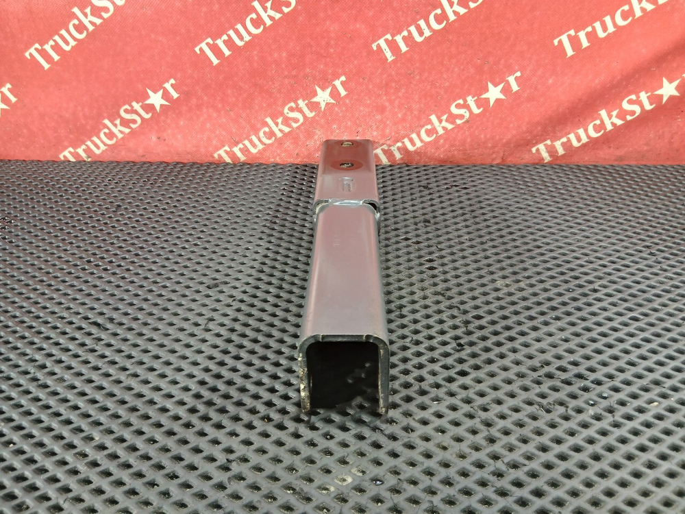 Кронштейн амортизатора кабины передний