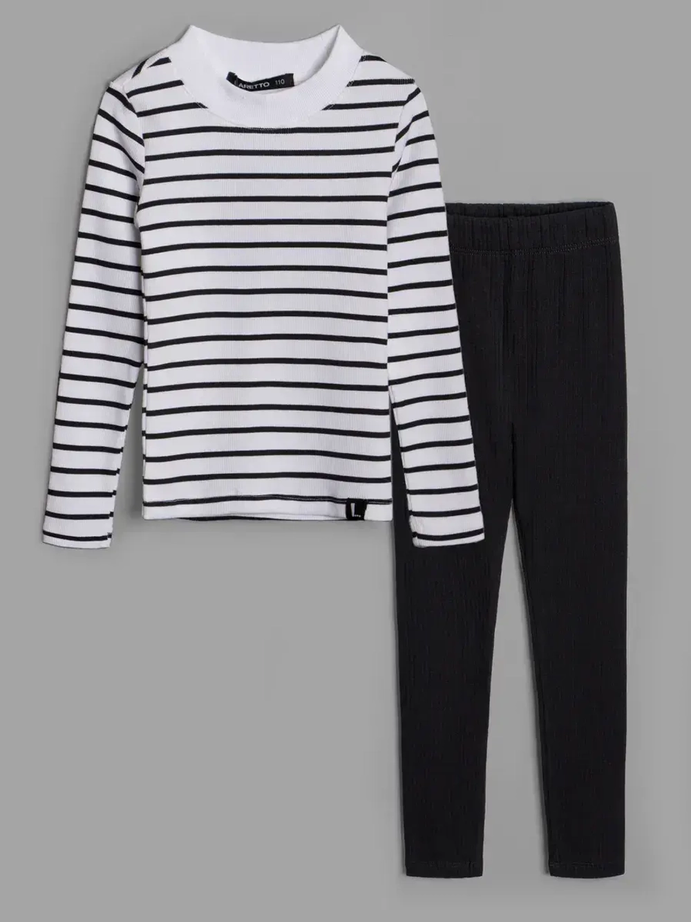 Костюм для девочки на осень