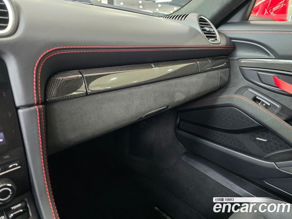 Porsche 718 Cayman 4.0 GT4 (11.2022)