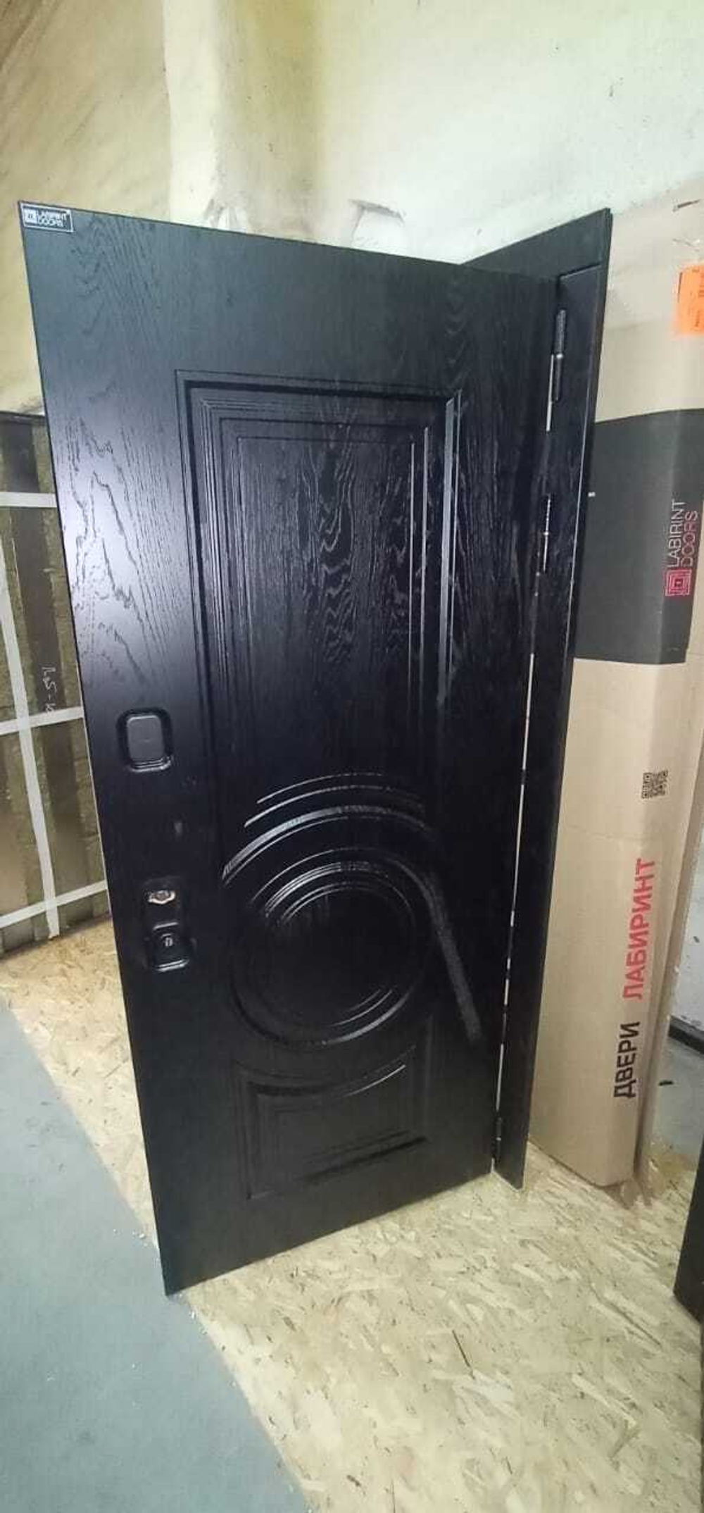 Дверь Входная Лабиринт GRAND С зеркалом Максимум с тонировкой Черный кварц