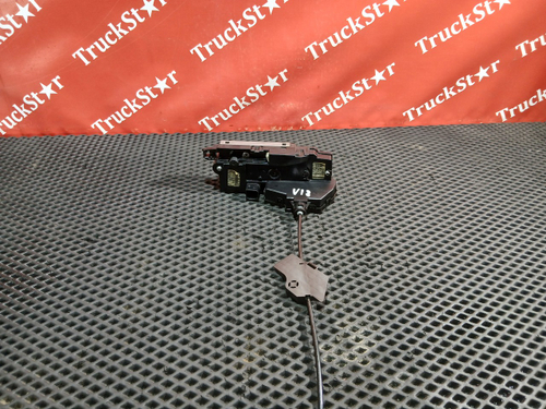 Замок двери правой