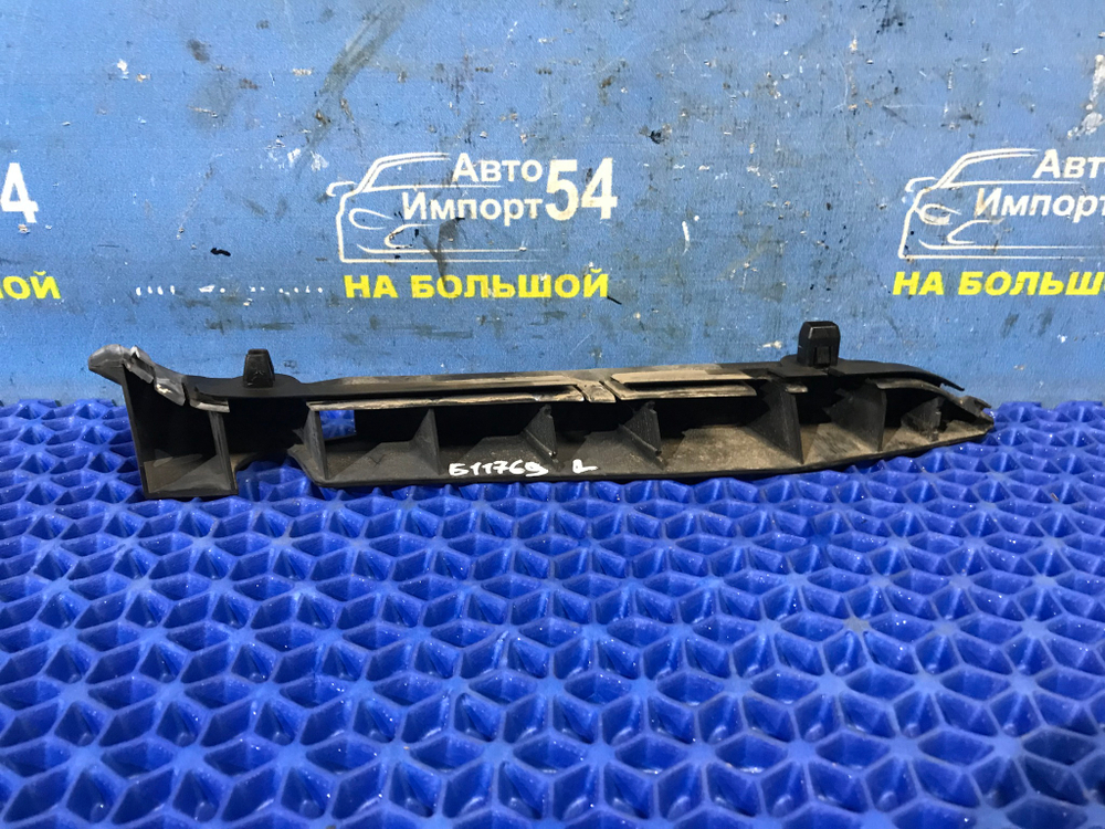 Крепление бампера переднее левое MAZDA DEMIO 2002-2005