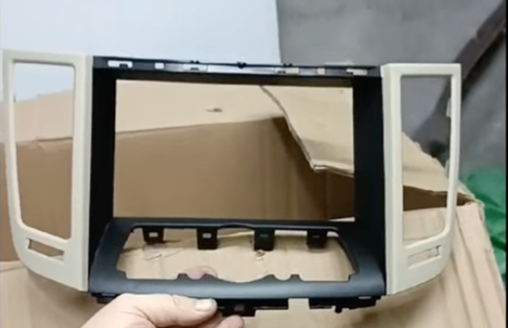 Магнитола для Infiniti QX70, FX35 (S51), FX37, FX30d, FX50 2008-2016 (Поддержка Bose и 360) - Carmedia SF-9828-4BG (бежевая) IPS, Android 10, 8 ядер (TS18), 4G SIM-слот