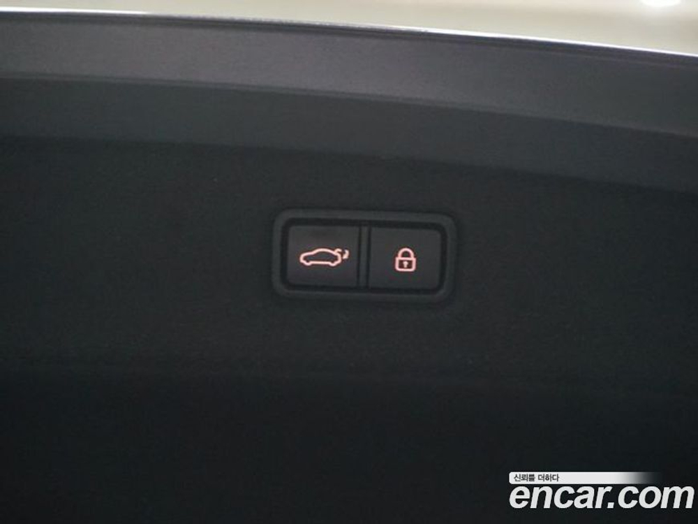 Genesis G90 5.0 AWD (01.2021)