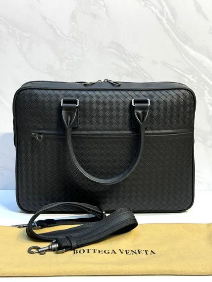 Кожаный портфель Bottega Veneta с плечевым ремнем