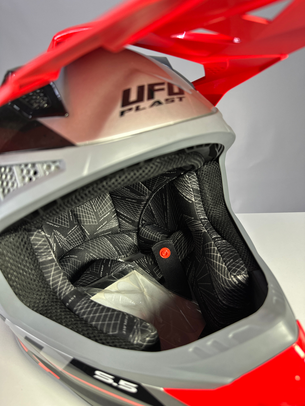 Мотошлем UFO HELMET INTREPID 2024 Grey/Red