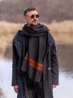 Шерстяной палантин с вышивкой (графит)