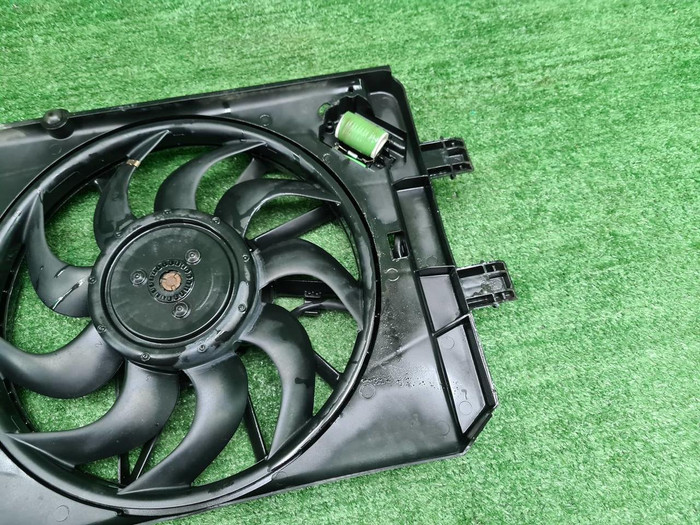 Диффузор с вентилятором Lada Granta (2011-н.в.)