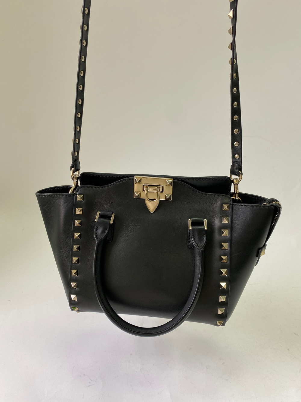 Сумка Valentino Garavani Rockstud Tote Rigid Leather Mini