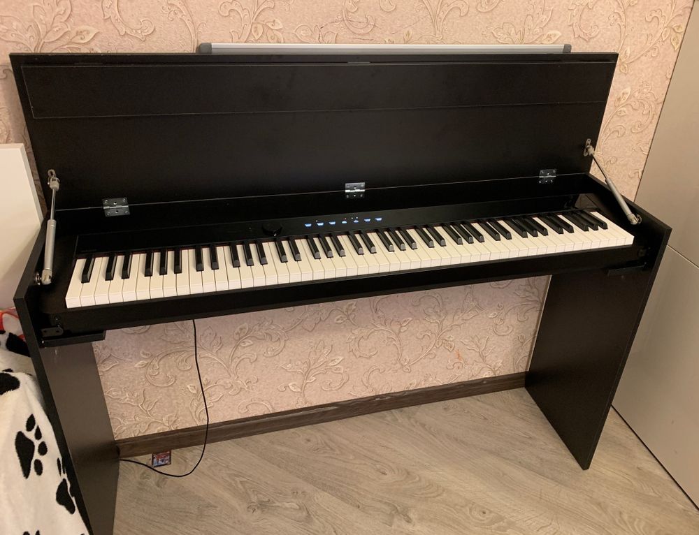 Подставка для пианино или синтезатора