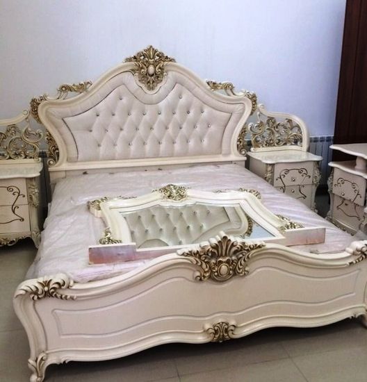 Кровать ДЖОКОНДА с мягким изголовьем крем глянец