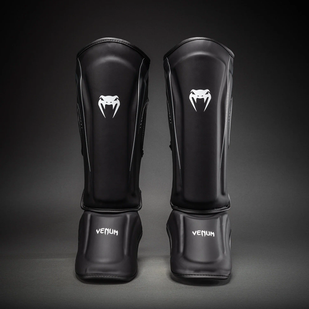Шингарды Venum Streamline - Black/White