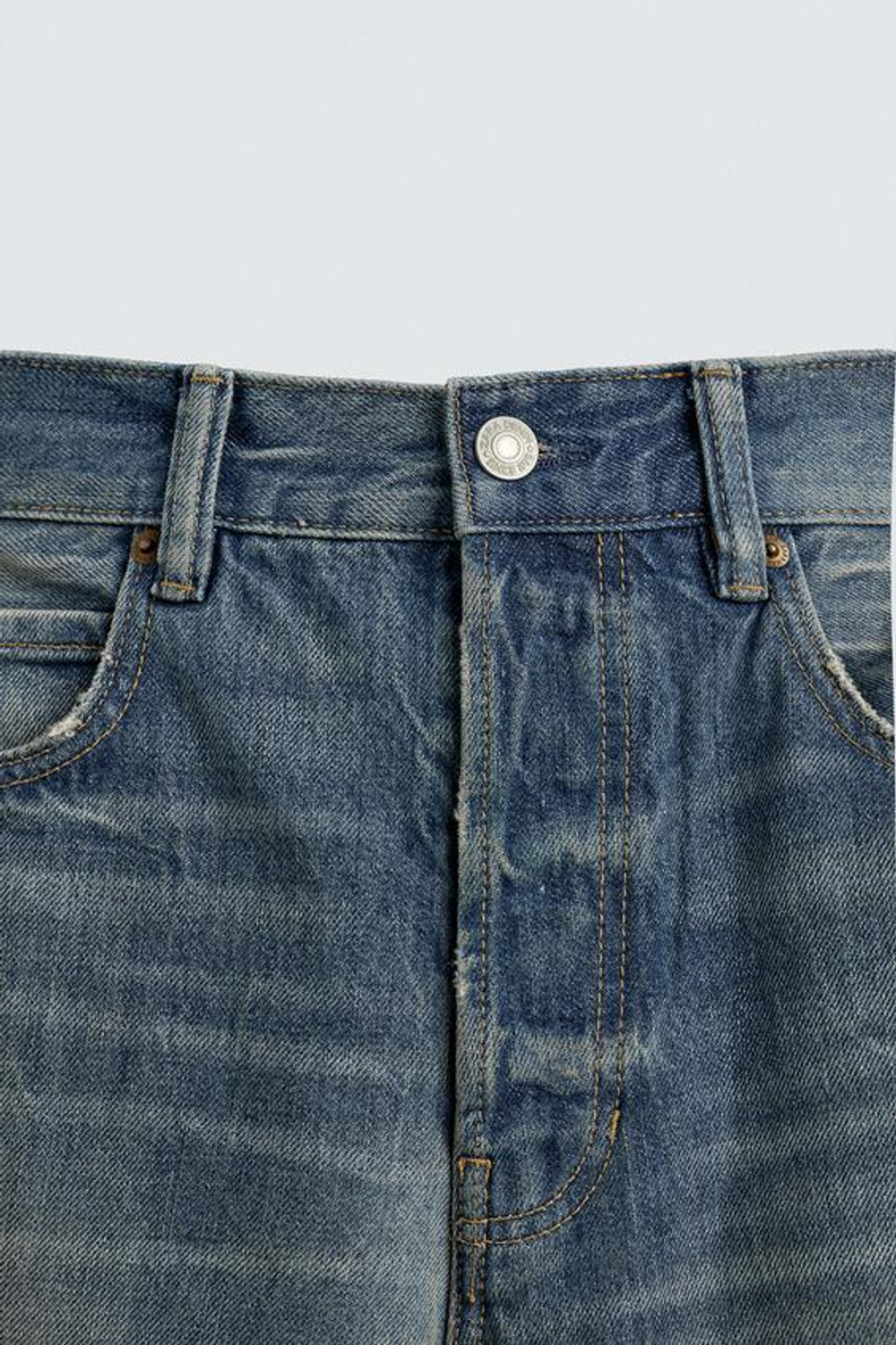 ZARA ДЖИНСЫ ПРЯМОГО КРОЯ STANDARD FIT С РАЗРЕЗАМИ, ВЫЦВЕТШИЙ СИНИЙ