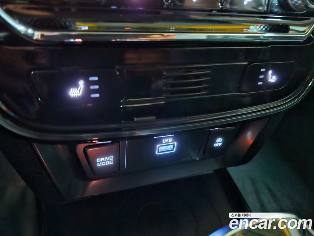 KG Mobility (Ssangyong) Very New Tivoli Бензин 1.5 2WD (10.2020)