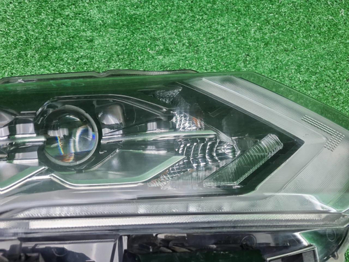 Фара правая Nissan X-Trail T32 (2017-2022) LED