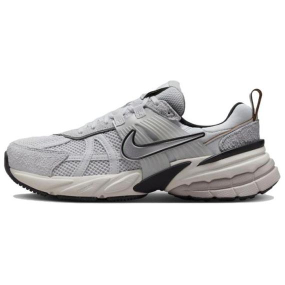 NIKE V2K Run Беговые кроссовки Низкие Белые черные Женские