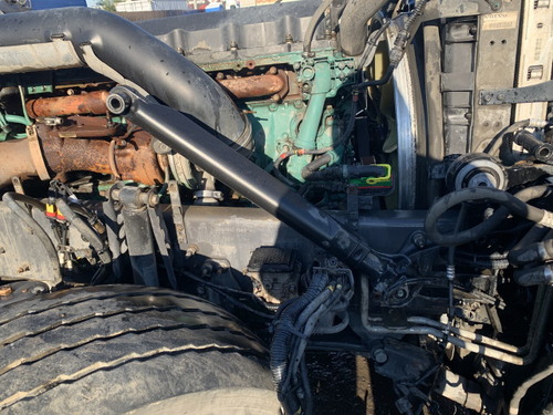 Цилиндр подъема кабины 2017г.