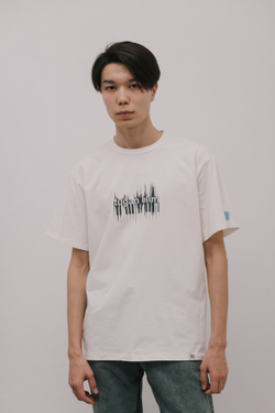 T-shirt with "Tugan elim" print