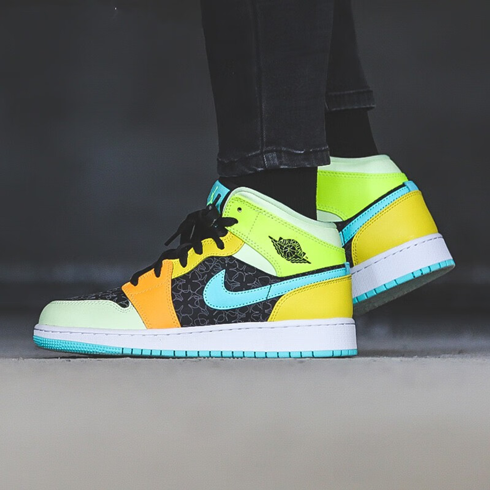 Jordan 1 Mid SE Aurora Green GS