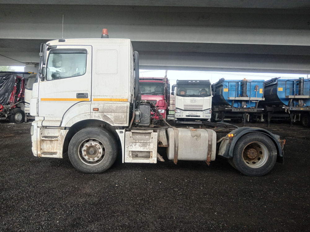 КамАЗ 5490 4x2 Седельный тягач 5490-S5 (Дизель/Газ, 12,0 л, 401 л.с., МТ)