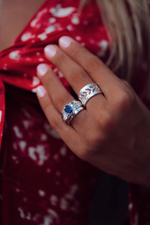 Кольцо «Мозаик» с овальным синим цирконом и сердечком белый циркон