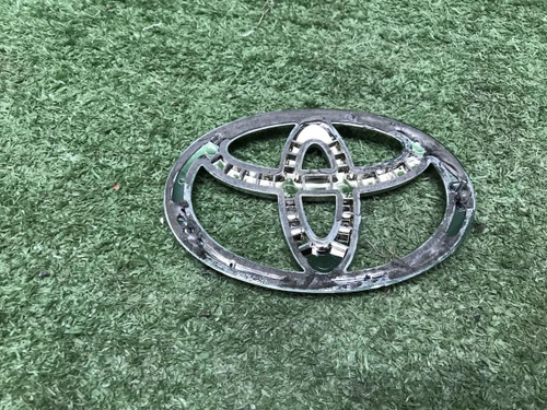 Эмблема крышки багажника Toyota RAV4 5 XA50 18-нв