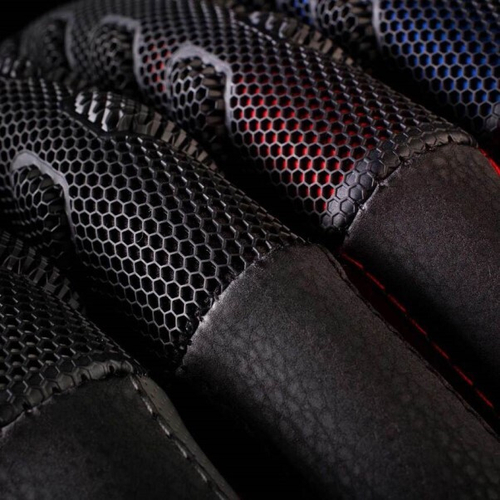 Оплетка руля M 37-39 см экокожа две объемные вставки с массажным эффектом черная (CAR PERFOMANCE)