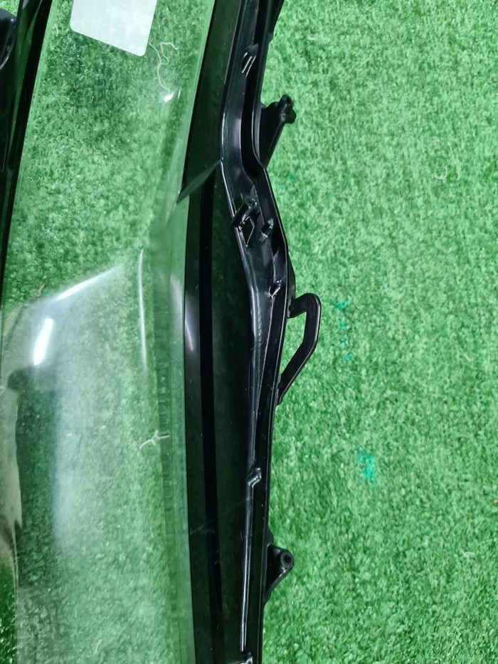 Стекло фары левое Toyota Camry xv70 (2020-н.в.)