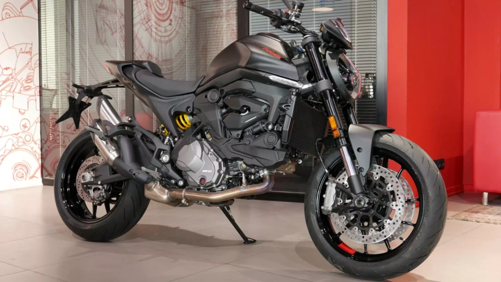 Ducati Monster +, 2022