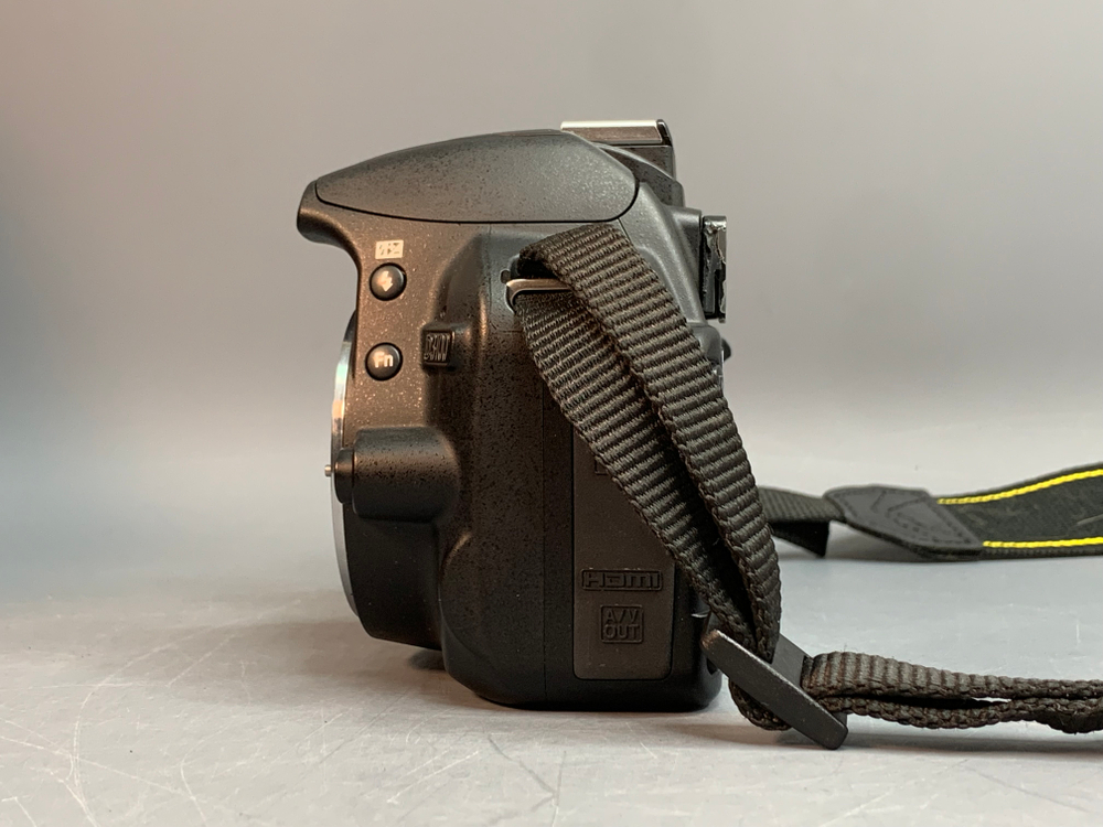 Nikon D3100 kit 18-55mm 150 кадров
