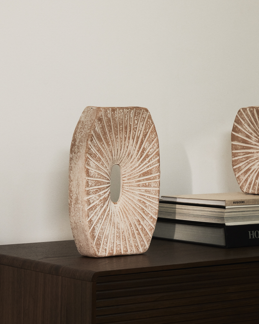 Ваза Valura из папье-маше розового и бежевого цвета 31 см