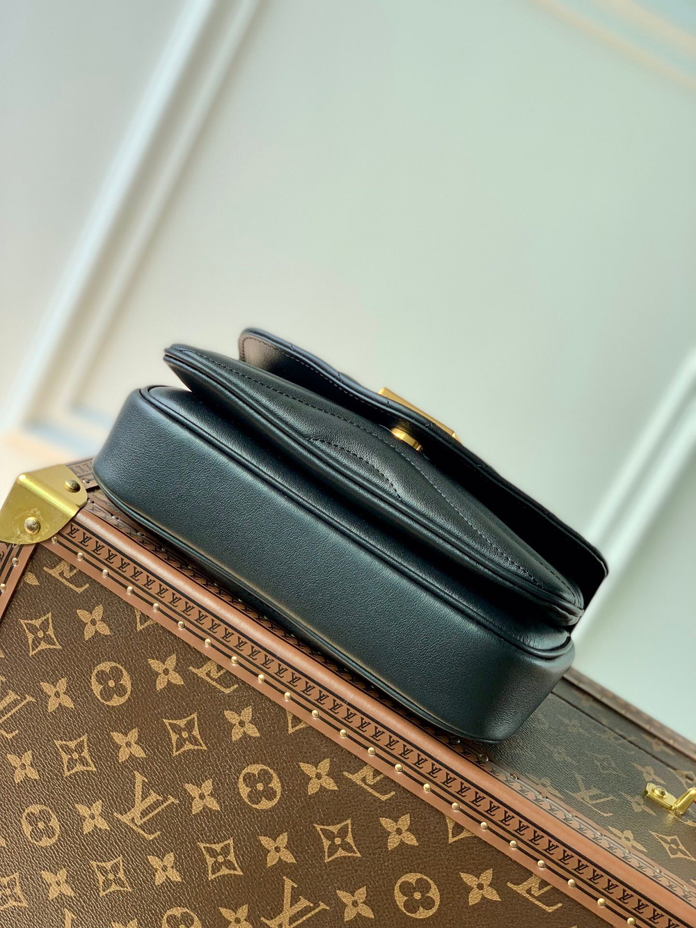 Louis Vuitton New Wave PM Chain Bag