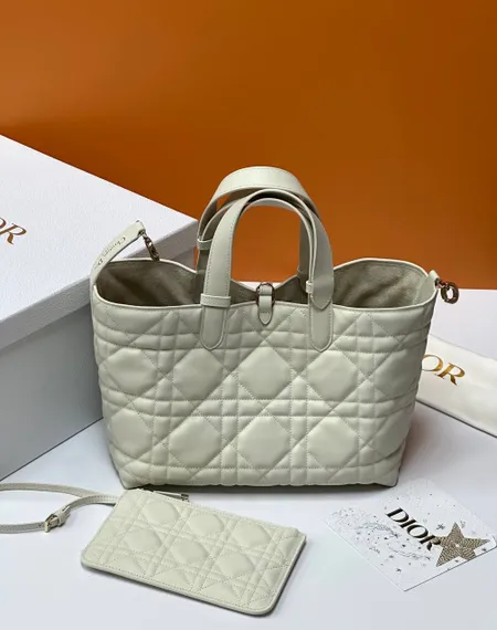 Сумка Dior Toujours, белый