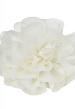 Брошь "Дэви" белая