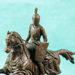 Настольная кабинетная скульптура «Конный рыцарь с копьем»