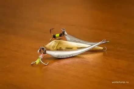 Блесна Зимняя WINTERLURES Вьюн(чачача) 26мм тройник . Мельхиор