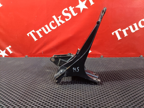 Кронштейн  кабины левый