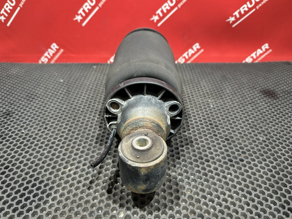 Подушка кабины передняя