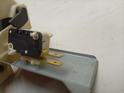 ESL46050 ктп8 Замок для посудомоечной машины Electrolux, Zanussi, AEG 1113150609 б/у