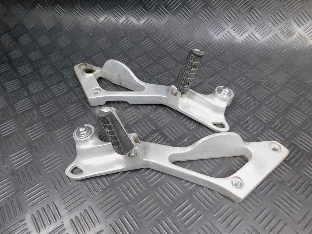 Подножки пассажирские Yamaha TDM850 RN03J 2001