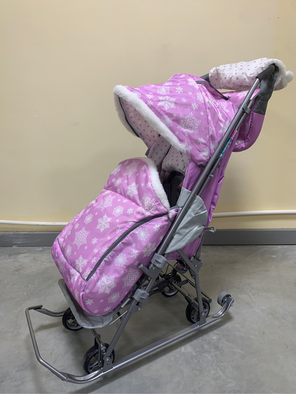 Коляска комбинированная «Умка 3-2» со снежинками розовый (арт. У3-2/2)