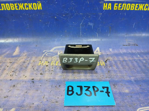 Пепельница MAZDA FAMILIA 2001