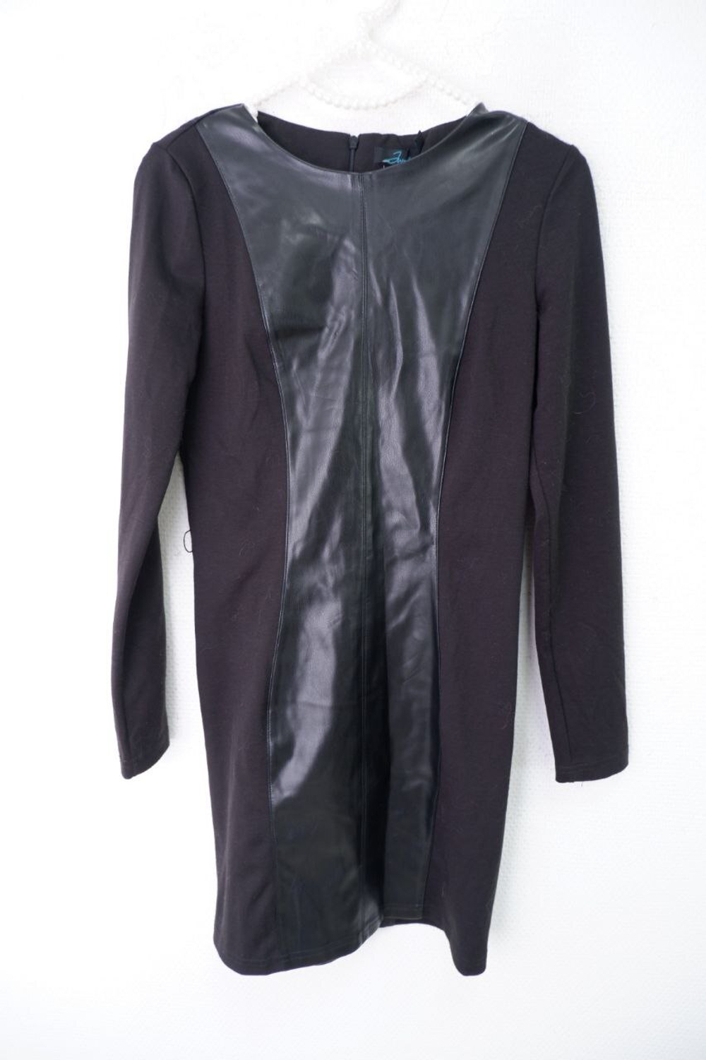 Платье Zolla с кожаными вставками 40 размер