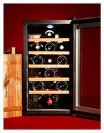 Винный шкаф La Sommeliere LS18KB