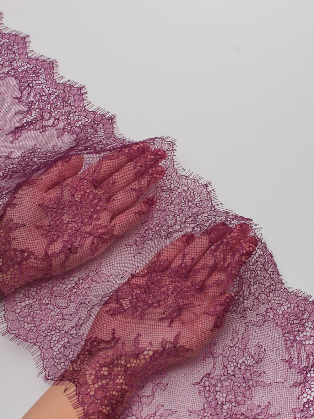 Кружево шантильи слива неэластичное ширина 22 см ОТРЕЗ 2 м