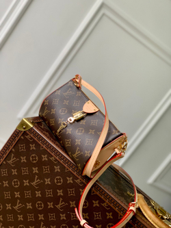 Louis Vuitton Pochette Tirette