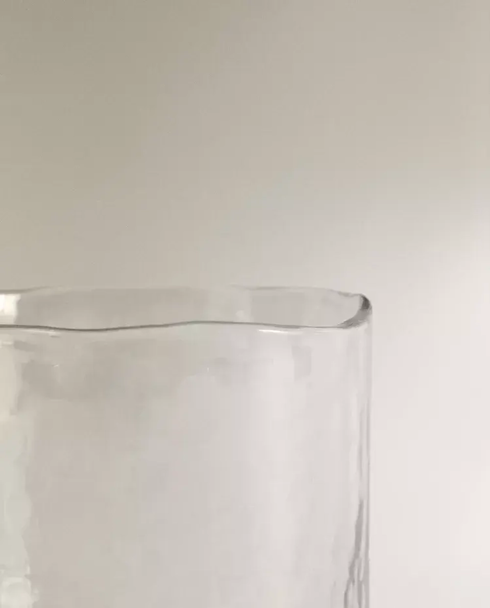 ZARA HOME СТАКАН ИЗ СТЕКЛА АСИММЕТРИЧНОЙ ФОРМЫ ДЛЯ ПРОХЛАДИТЕЛЬНЫХ НАПИТКОВ