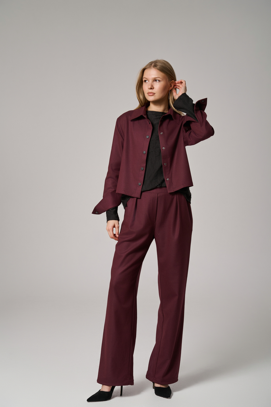 Рубашка-жакет укороченная бордовая